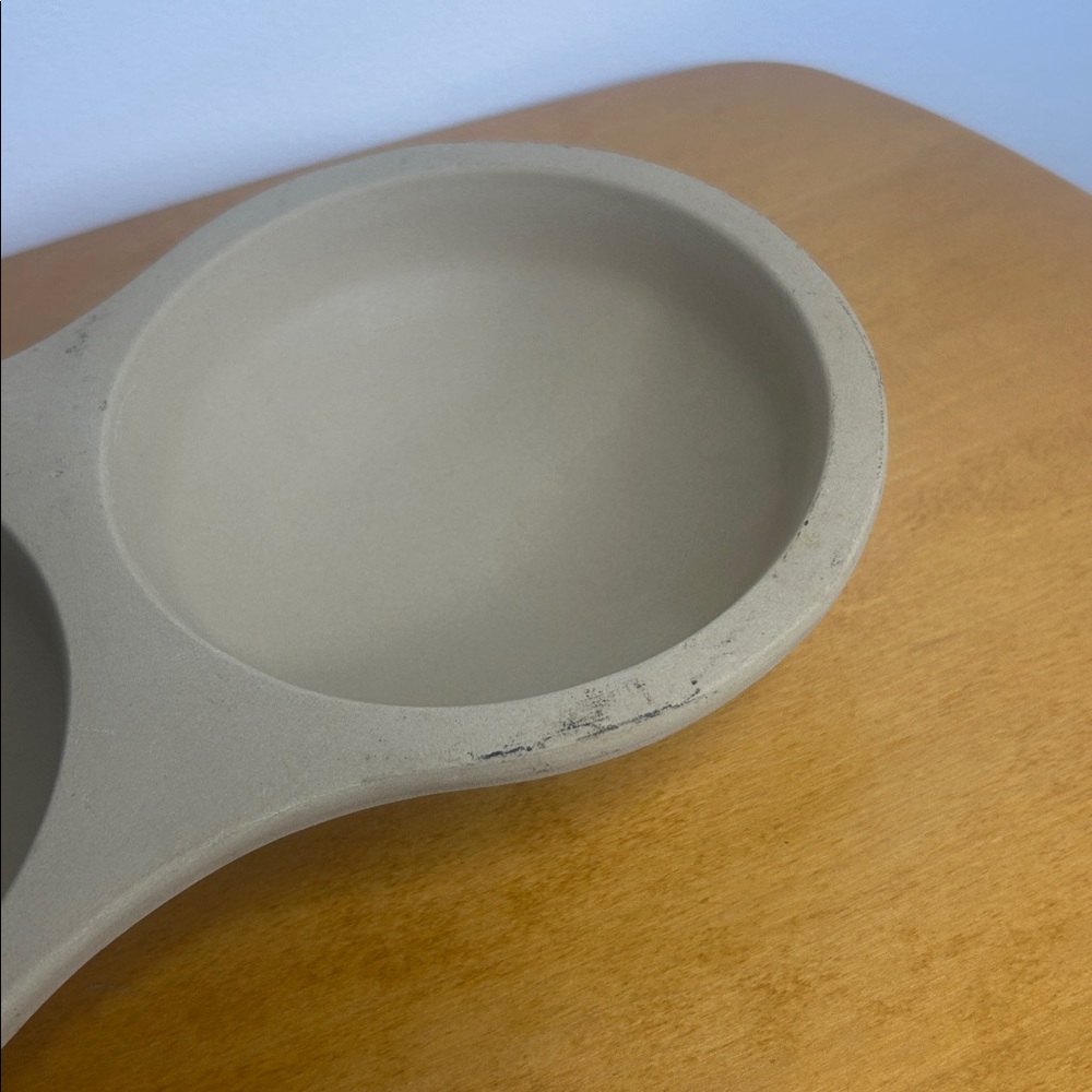 The Pampered Chef 🍳 Double Egg Stoneware Divided Dish Egg Cooker Dish - Picture 8 of 13
